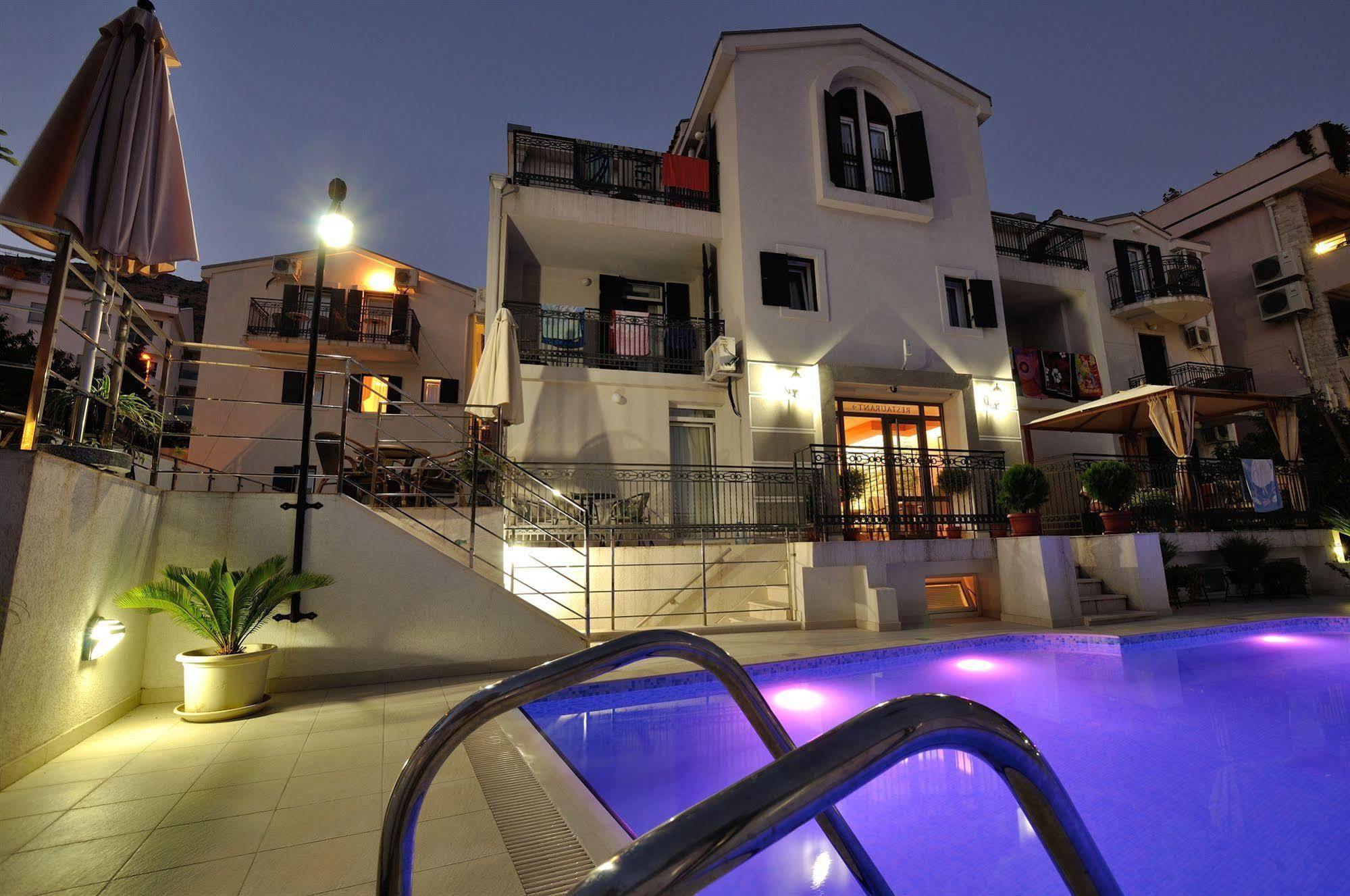 Vila Duric - Ex Hotel Duric Petrovac Exteriér fotografie